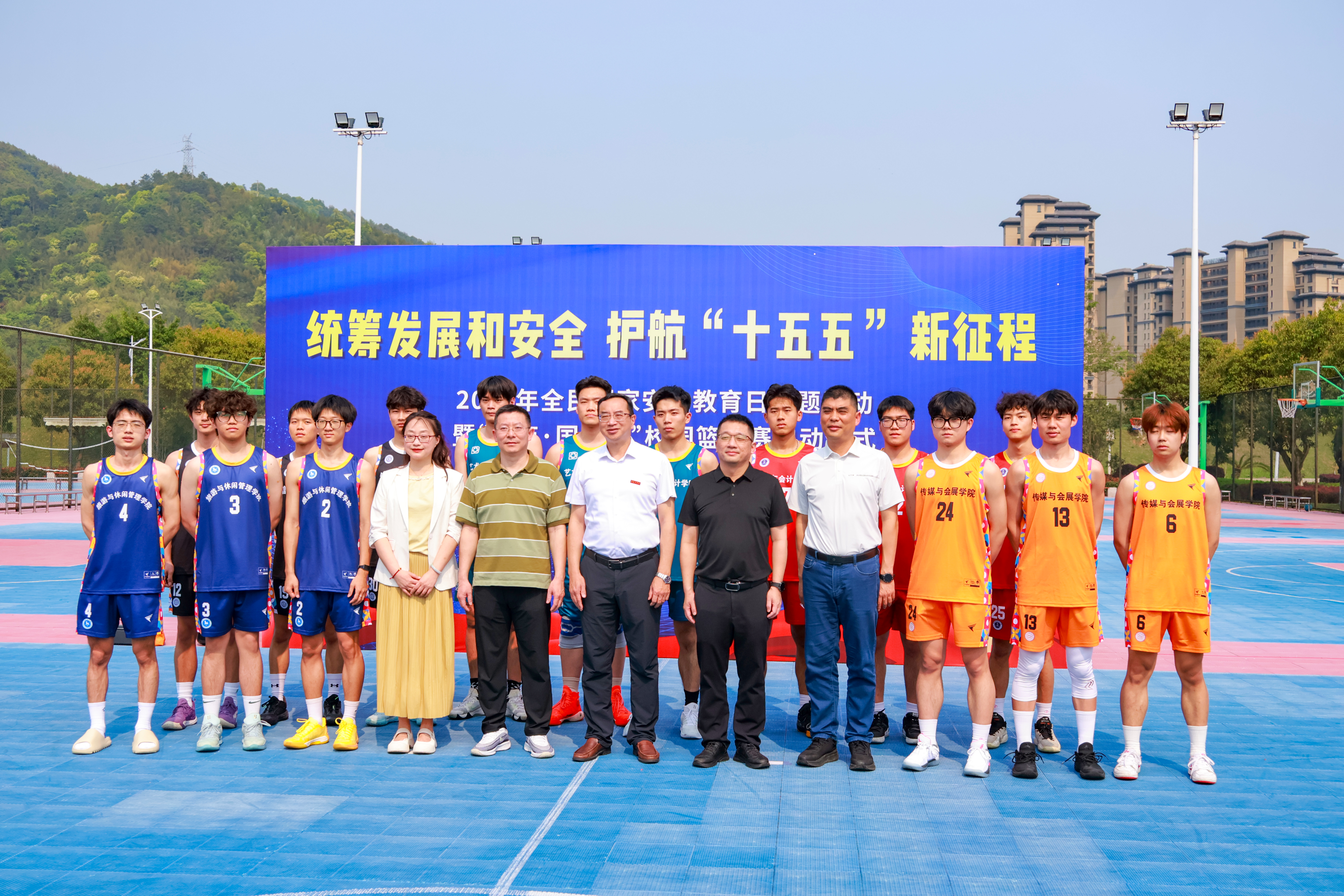 2026年4月14日 蒲文庆副书记参加学校全民国家安全日宣传活动.jpg