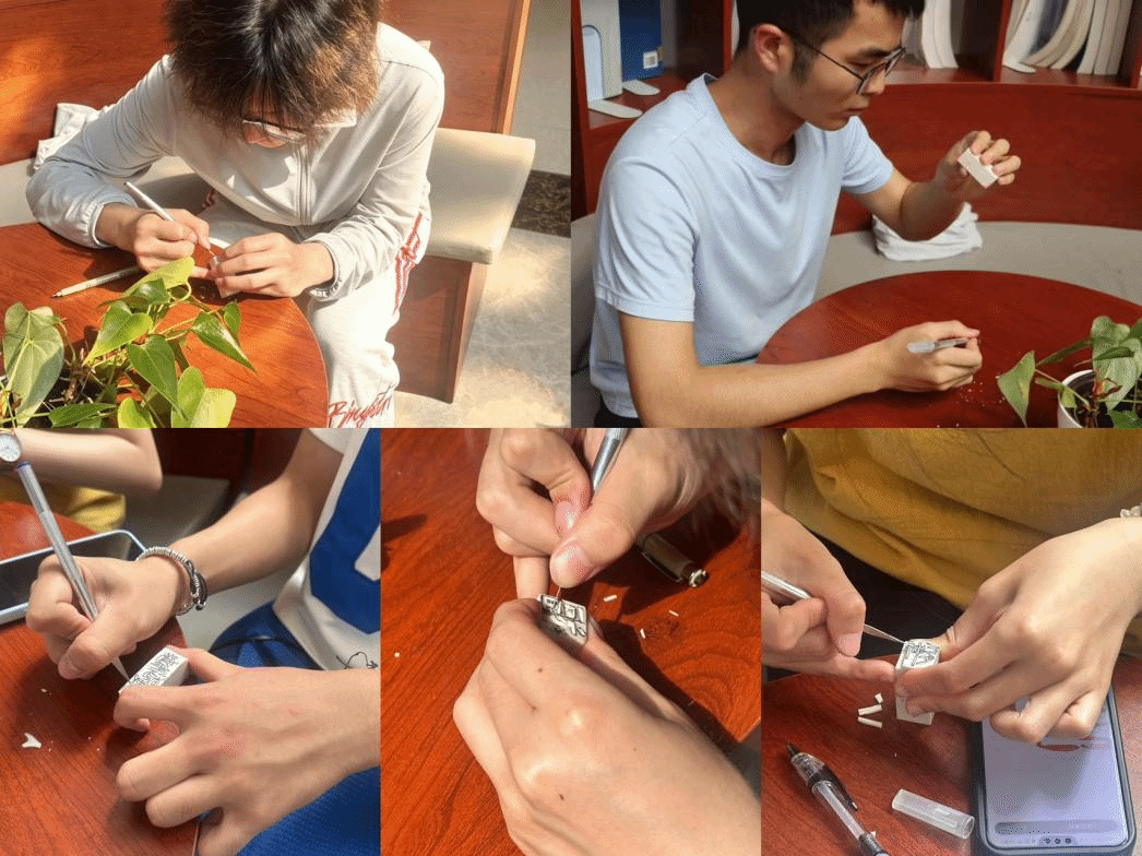 同学们专心刻章.png